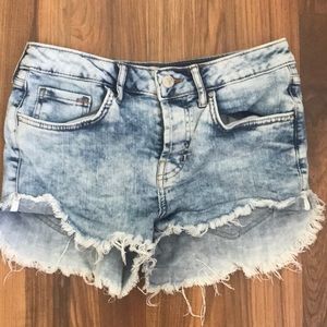 Forever 21 acid wash denim shorts